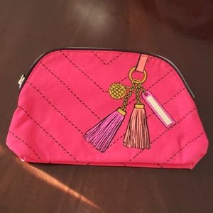 5/$25 Estee Lauder Make up Bag